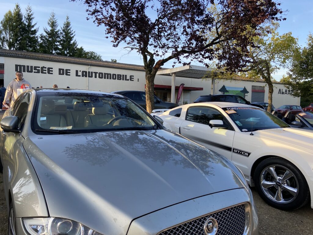 Arrivée des premiers véhicules au Musée de l'Auto