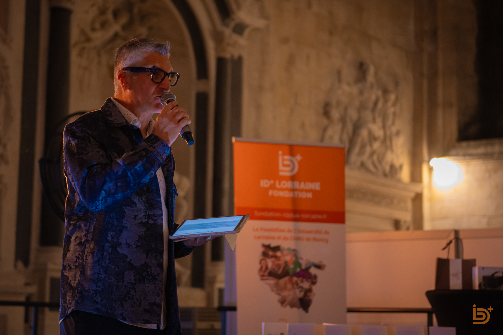 Jérôme MASSELIN, directeur de l'agence 7COM et animateur lors du cocktail dinatoire